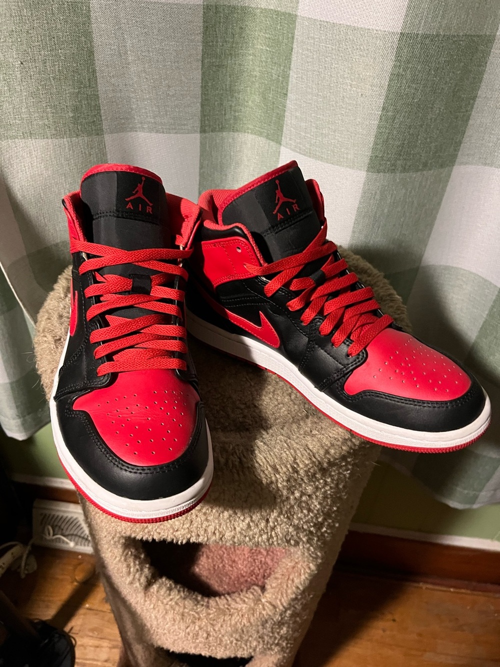 Air Jordan’s men’s size 8/woman’s 10